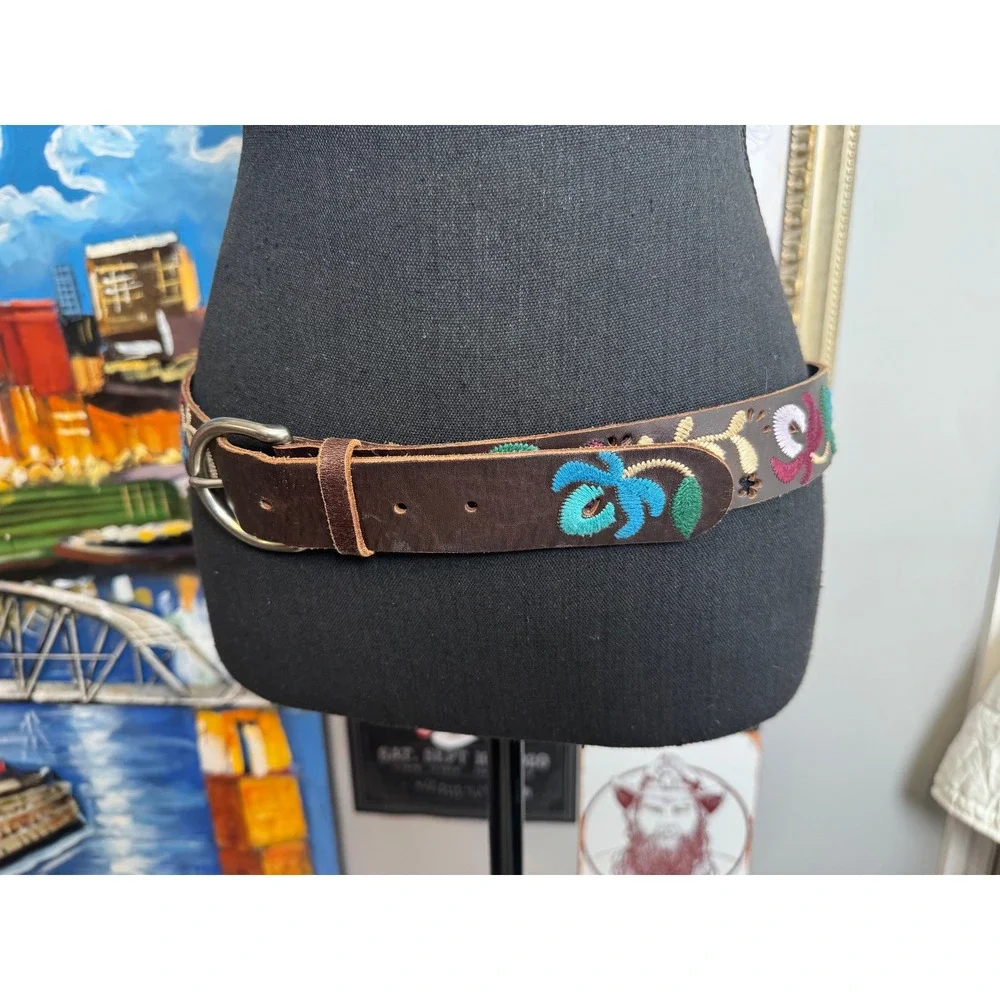 Vintage Fossil Brown Leather Floral Embroidered Belt Boho Flower Multi Color 34